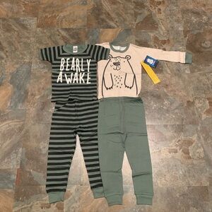 Gerber 4pc. Boys 3T pj sets. NWT